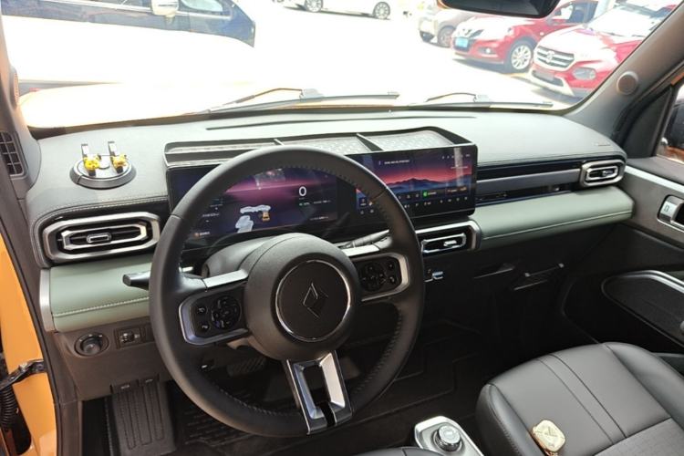 Used Baojun Spark 2023 Intelligent Premium Edition Center Console