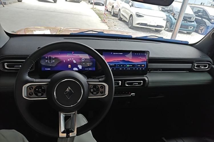 Used Baojun Spark 2023 Intelligent Premium Edition Center Console
