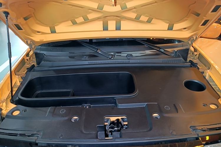 Used Baojun Spark 2023 Flagship Edition Engine Bay