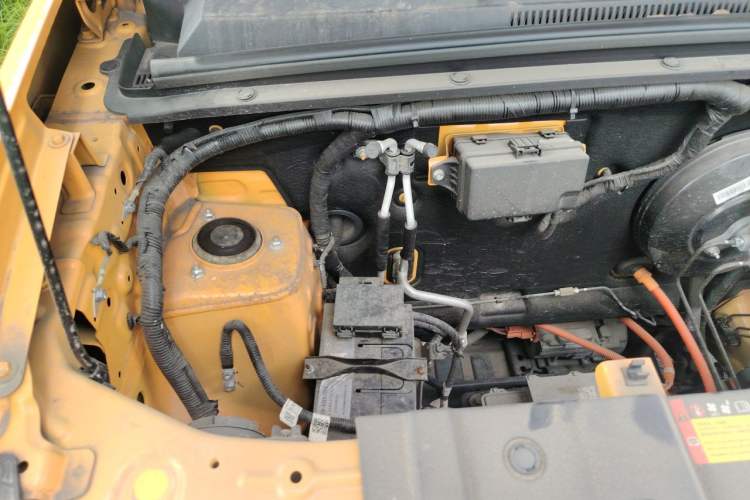 Used Baojun Spark 2023 Flagship Edition Engine Bay Right
