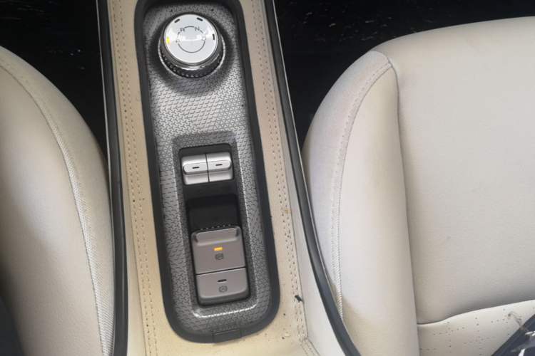 Used Baojun Spark 2023 Intelligent Premium Edition Gear Lever