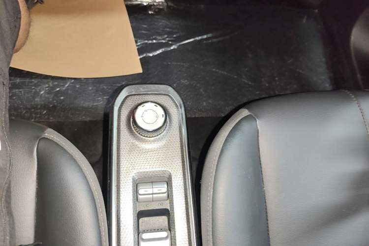 Used Baojun Spark 2023 Intelligent Premium Edition Gear Lever