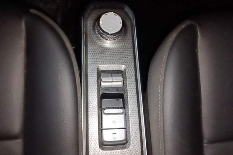 Used Baojun Spark 2023 Intelligent Premium Edition Gear Lever