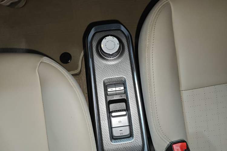 Used Baojun Spark 2023 Intelligent Premium Edition Gear Lever