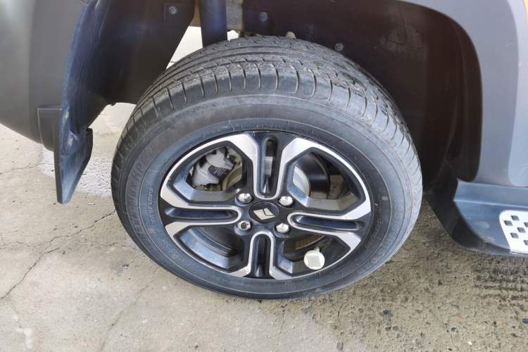 Used Baojun Spark 2023 Flagship Edition Right Rear Wheel Hub