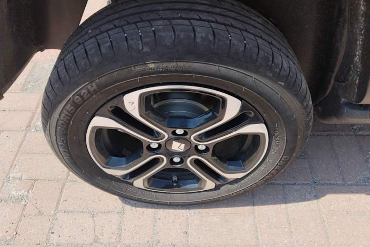 Used Baojun Spark 2023 Flagship Edition Right Rear Wheel Hub