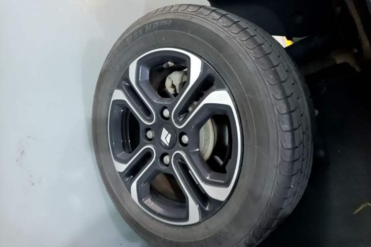 Used Baojun Spark 2023 Flagship Edition Right Rear Wheel Hub