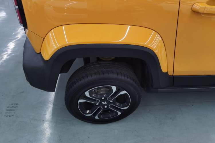 Used Baojun Spark 2023 Flagship Edition Right Rear Wheel Hub