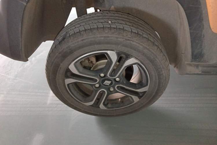 Used Baojun Spark 2023 Flagship Edition Right Rear Wheel Hub