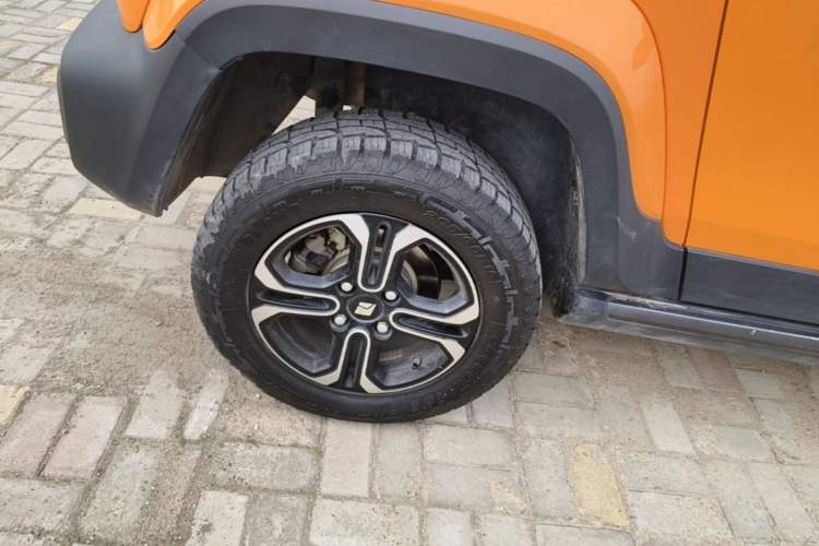 Used Baojun Spark 2023 Flagship Edition Right Rear Wheel Hub