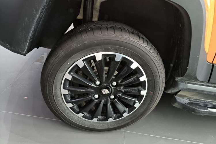 Used Baojun Spark 2023 Flagship Edition Right Rear Wheel Hub