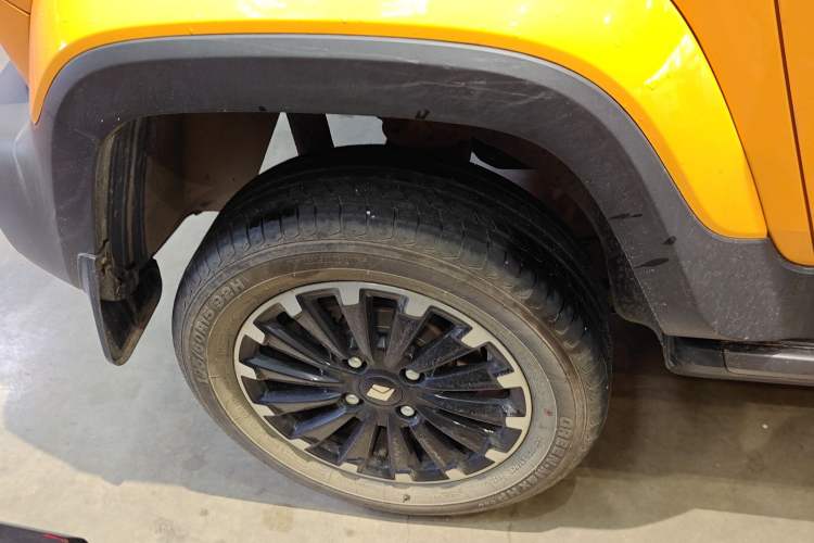 Used Baojun Spark 2023 Flagship Edition Right Rear Wheel Hub