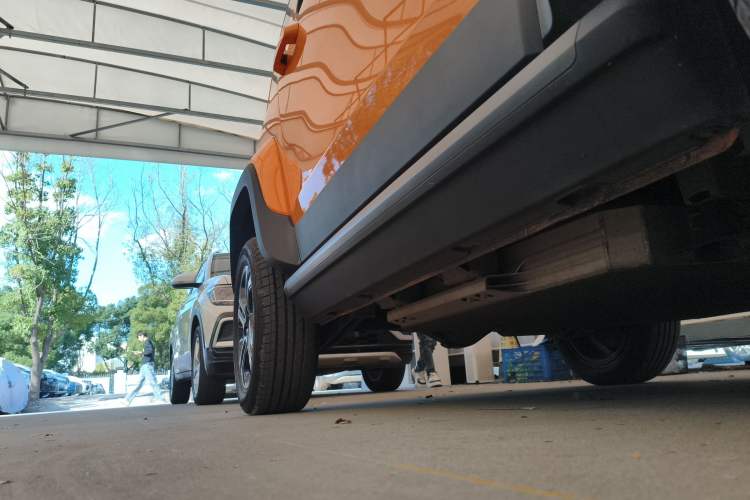Used Baojun Spark 2023 Flagship Edition Right Side Sill