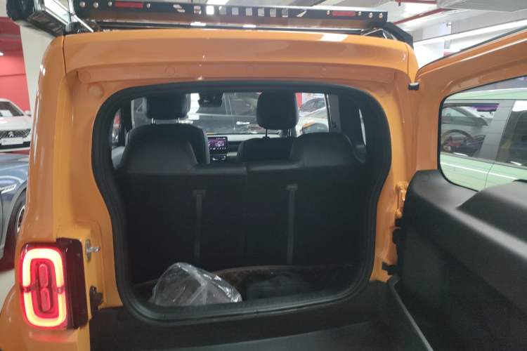 Used Baojun Spark 2023 Flagship Edition Trunk