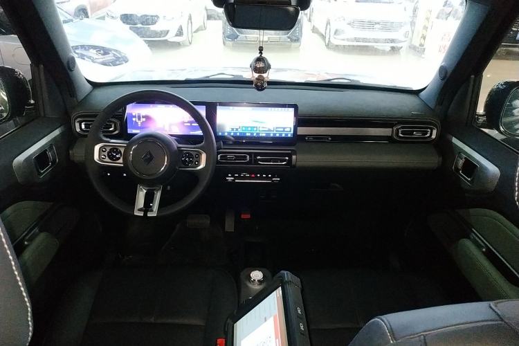 Used Baojun Spark 2024 Intelligent Premium Edition Center Console