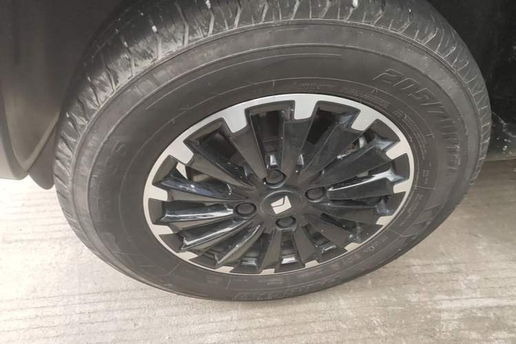 Used Baojun Spark 2024 Flagship Edition Left Front Wheel Hub