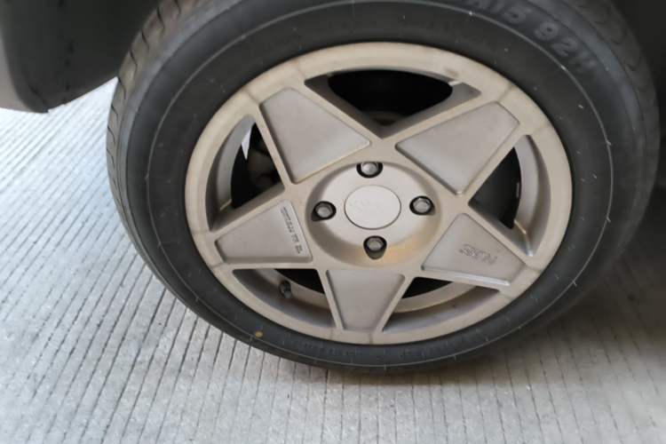 Used Baojun Spark 2024 Flagship Edition Right Rear Wheel Hub