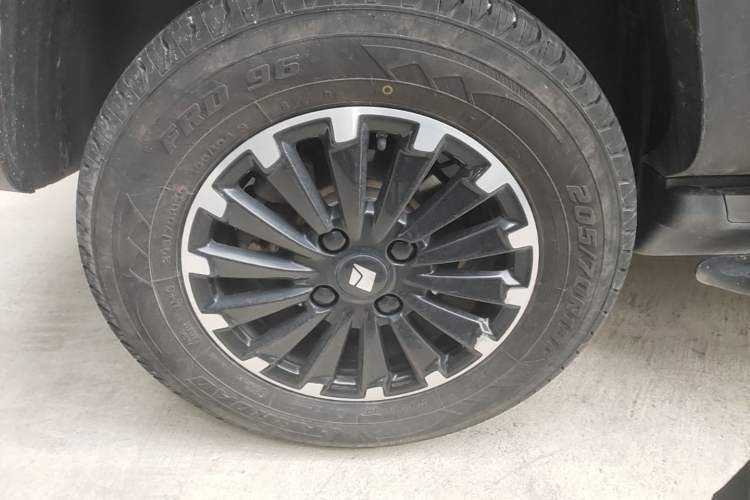 Used Baojun Spark 2024 Flagship Edition Right Rear Wheel Hub