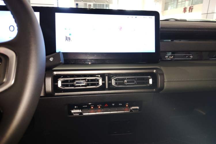 Used Baojun Spark 2024 Flagship Edition Audio And AC Panel