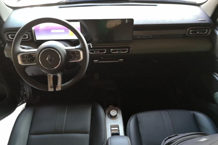 Used Baojun Spark 2024 Intelligent Premium Edition Center Console
