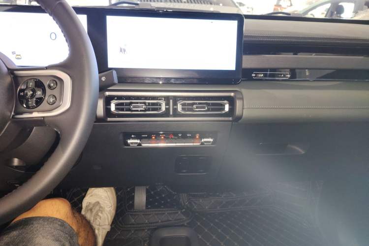 Used Baojun Spark 2024 Flagship Edition Center Console