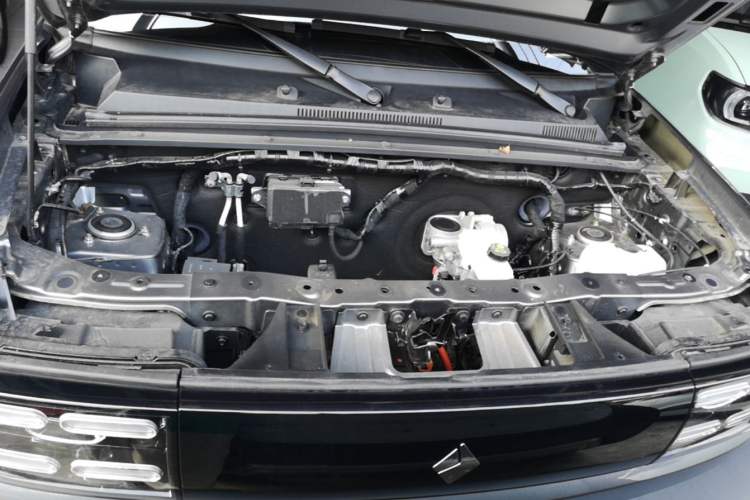 Used Baojun Spark 2024 Intelligent Premium Edition Engine Bay