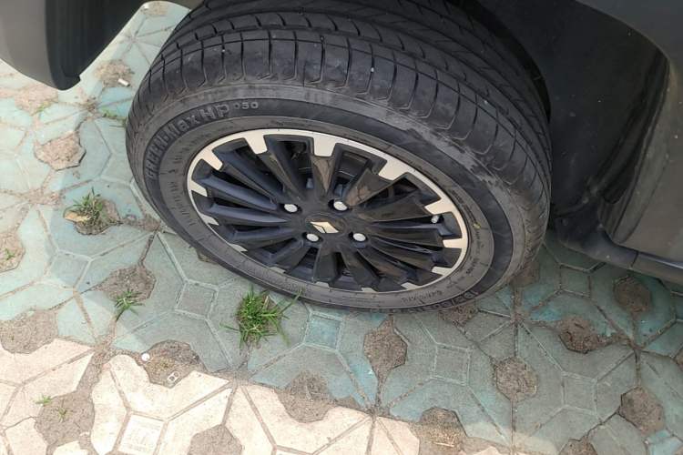 Used Baojun Spark 2024 Flagship Edition Right Rear Wheel Hub