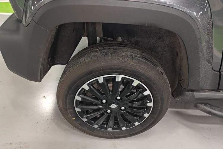 Used Baojun Spark 2024 Flagship Edition Right Rear Wheel Hub