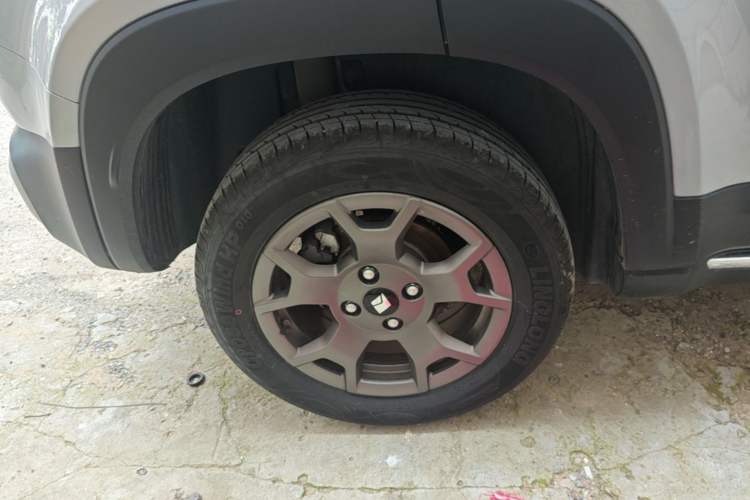 Used Baojun Spark 2024 Flagship Edition Right Rear Wheel Hub