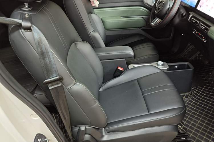 Used Baojun Spark 2024 Intelligent Premium Edition Right Front Seat