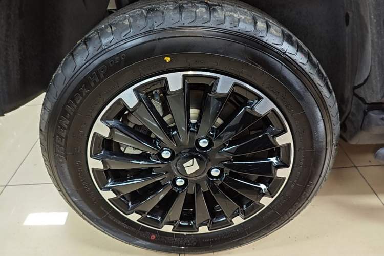 Used Baojun Spark 2024 Intelligent Premium Edition Right Rear Wheel Hub