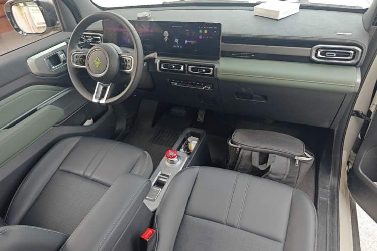 Used Baojun Spark 2024 Flagship Edition Center Console