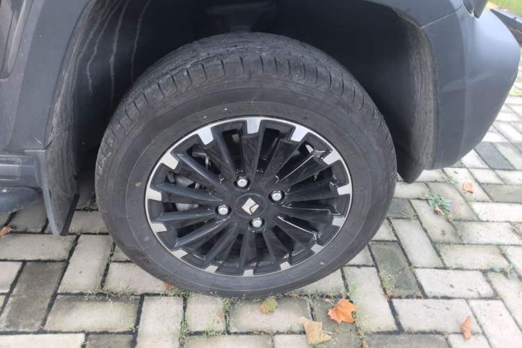 Used Baojun Spark 2024 Flagship Edition Right Front Wheel Hub