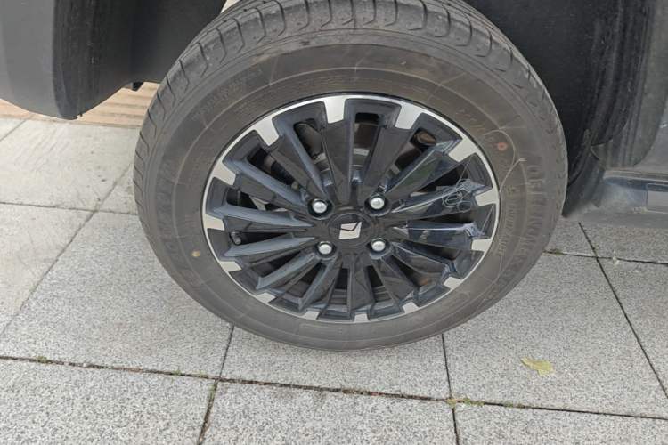 Used Baojun Spark 2024 Flagship Edition Right Rear Wheel Hub