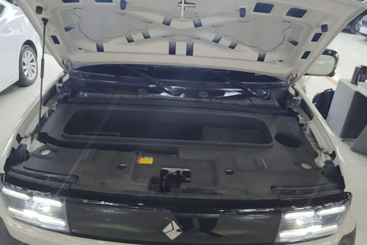 Used Baojun Spark 2024 Flagship Edition Engine Bay