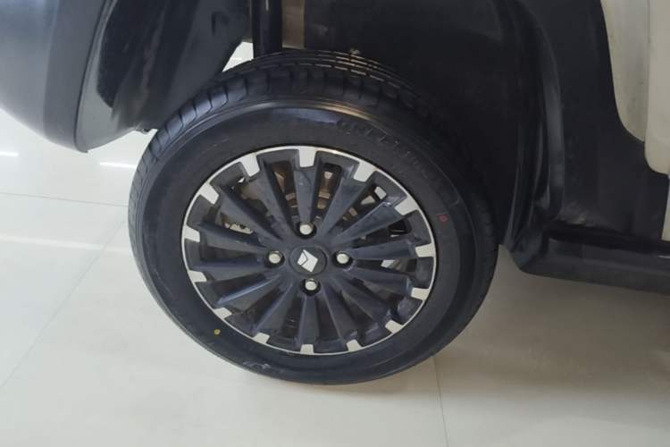 Used Baojun Spark 2024 Flagship Edition Right Rear Wheel Hub