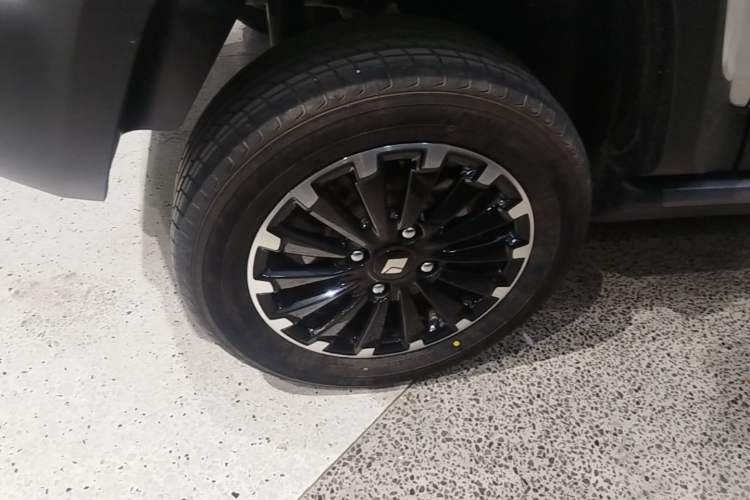 Used Baojun Spark 2024 Flagship Edition Right Rear Wheel Hub