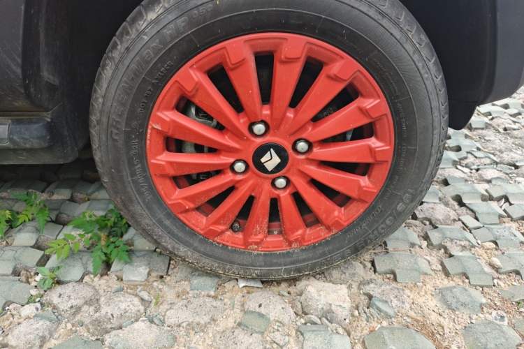 Used Baojun Spark 2024 Flagship Edition Right Front Wheel Hub