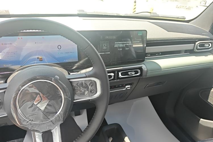 Used Baojun Spark 2025 Model 2nd Anniversary Edition Center Console