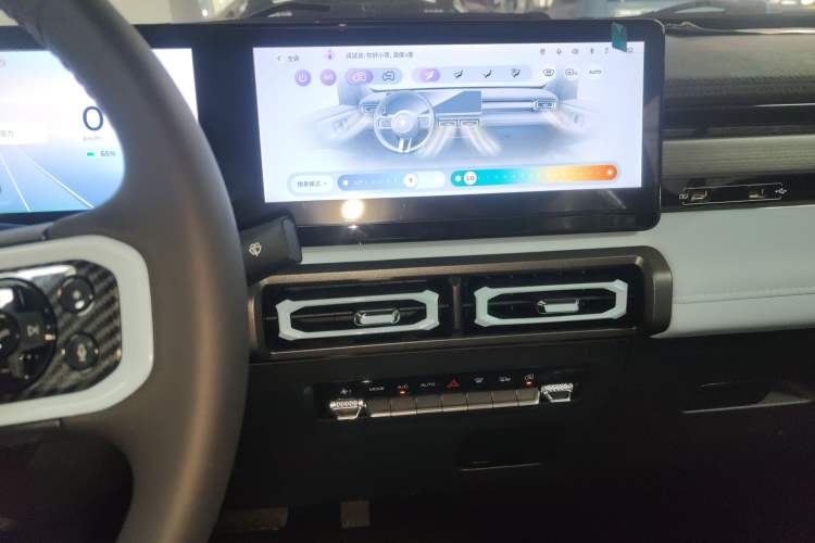Used Baojun Spark 2025 Model 2nd Anniversary Edition Audio And AC Panel