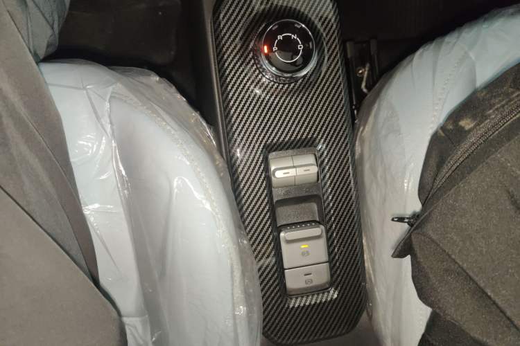 Used Baojun Spark 2025 Model 2nd Anniversary Edition Gear Lever