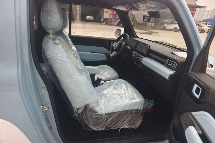 Used Baojun Spark 2025 Model 2nd Anniversary Edition Interior 4