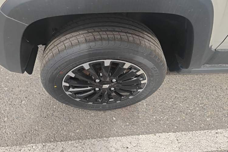 Used Baojun Spark 2025 Model 2nd Anniversary Edition Left Front Wheel Hub
