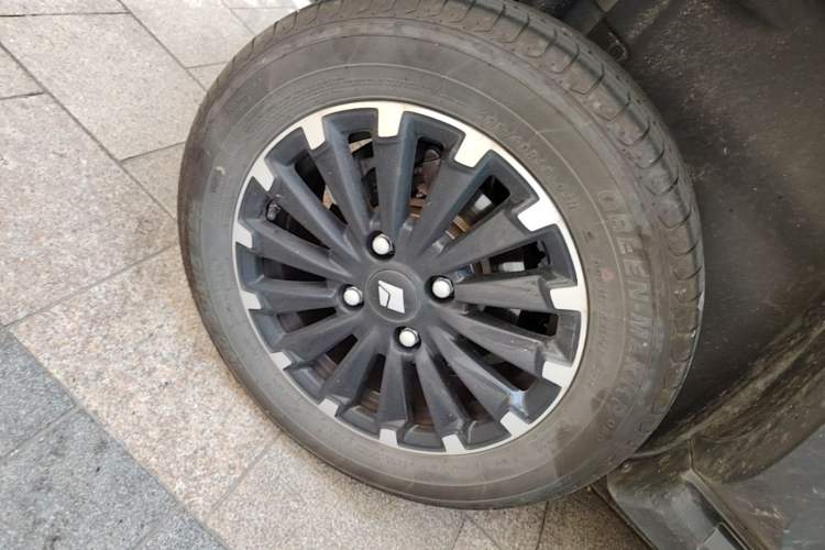 Used Baojun Spark 2025 Model 2nd Anniversary Edition Right Rear Wheel Hub