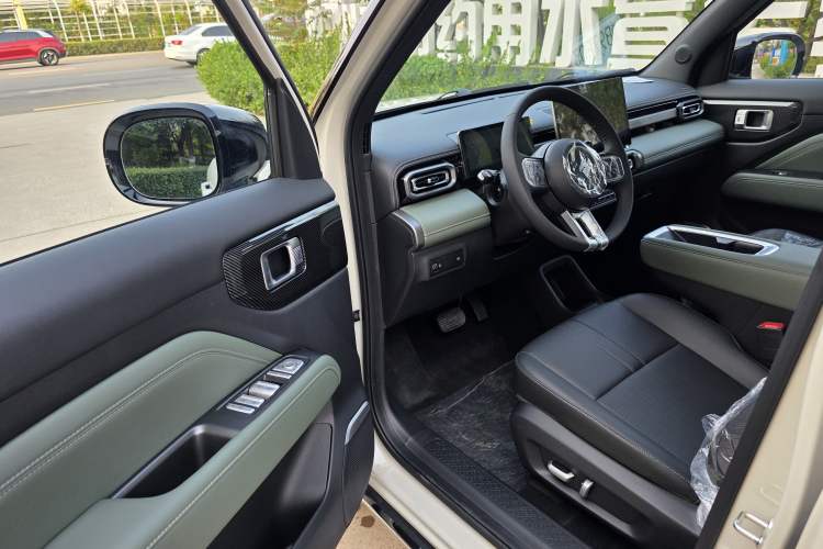 Used Baojun Spark EUV 2026 301km Flagship Edition Interior 1