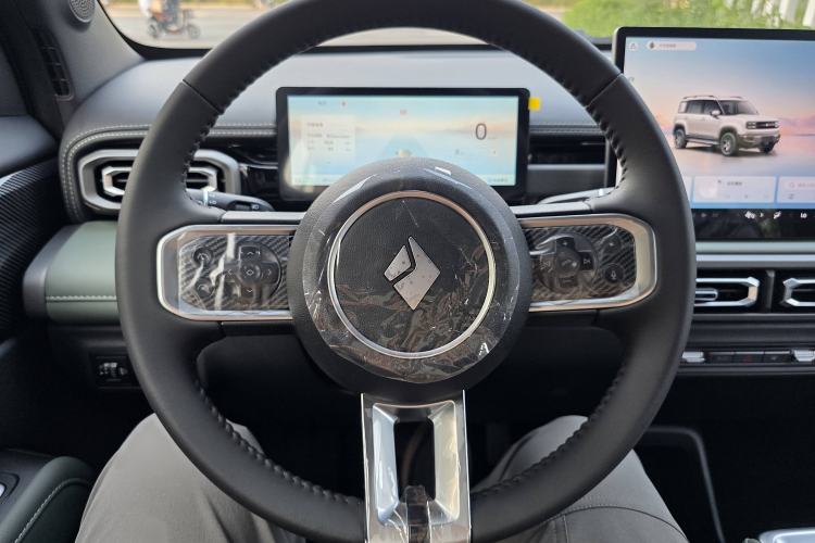 Used Baojun Spark EUV 2026 301km Flagship Edition Interior 8