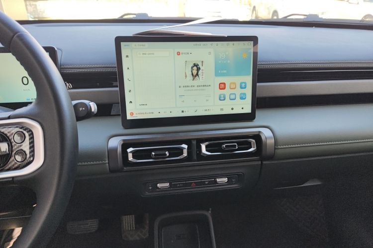 Used Baojun Spark EUV 2024 Prestige Edition 4 Seats Audio And AC Panel