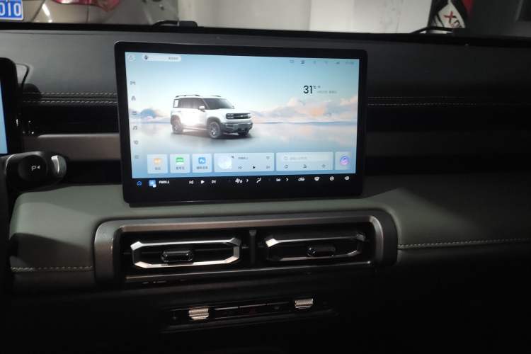 Used Baojun Spark EUV 2024 Prestige Edition 4 Seats Audio And AC Panel