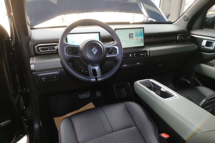 Used Baojun Spark EUV 2024 Prestige Edition 4 Seats Center Console