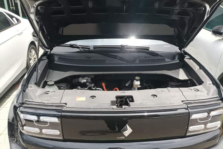 Used Baojun Spark EUV 2024 Flagship Edition 4 Seats Engine Bay